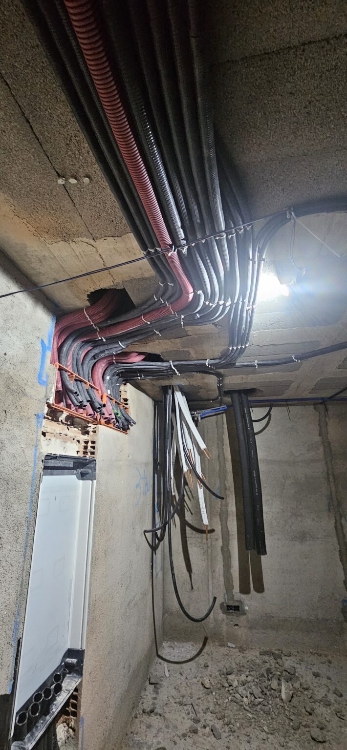 INSTALACIONES ELÉCTRICAS BESTARD: Instalaciones de telecomunicaciones fibra y TV