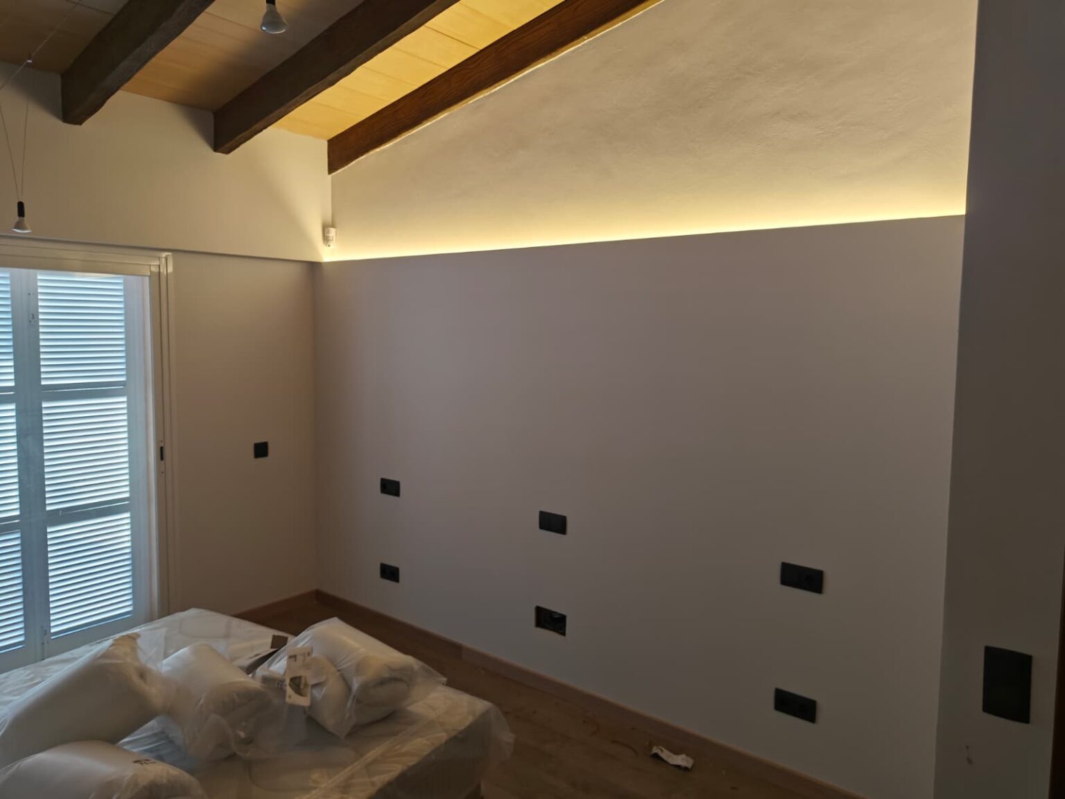 INSTALACIONES ELÉCTRICAS BESTARD: Iluminación LED eficiente para interiores y exteriores